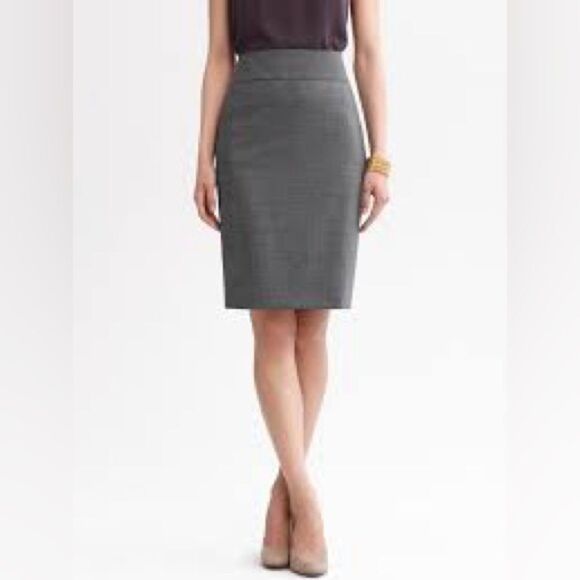 Banana Republic Gray Knee-Length Pencil Skirt with POCKETS - Picture 1 of 4